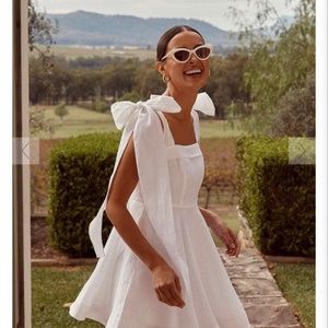 Dissh Aisle Linen Bow Mini